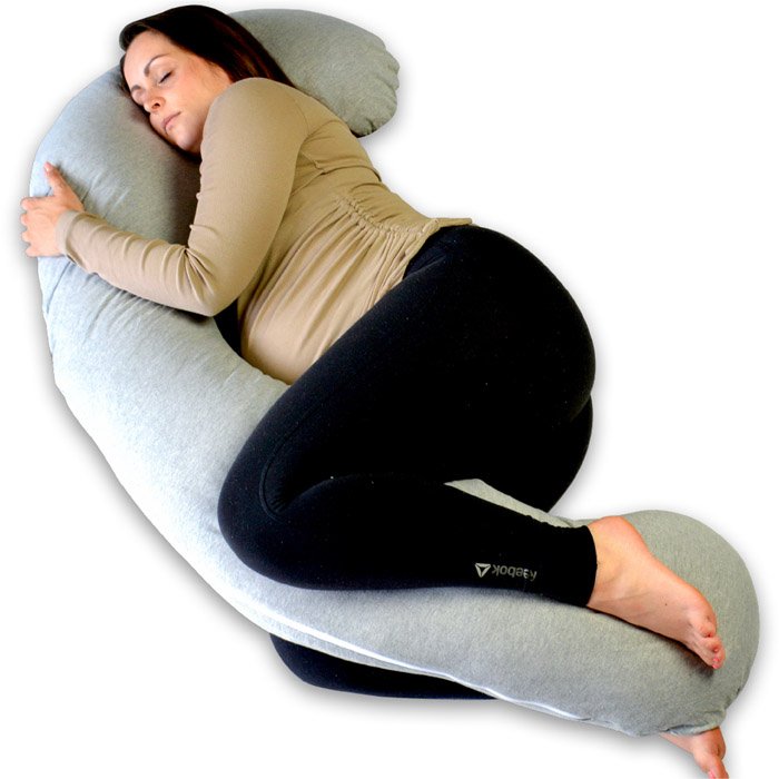 J-vormig Ella zwangerschapskussen, ideaal voor extra steun en comfort voor zwangere vrouwen tijdens de slaap.